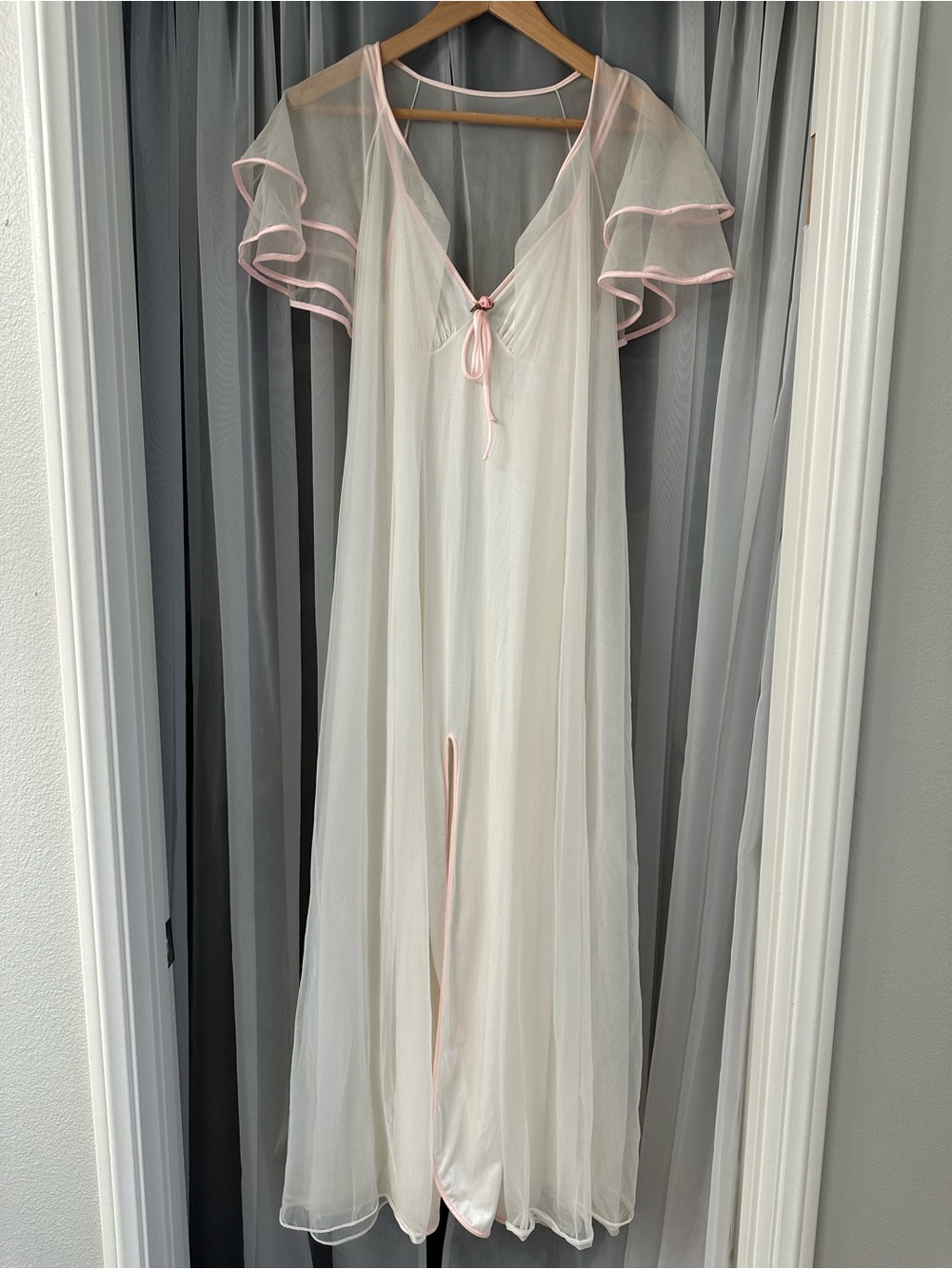 VTG Val Mode Peignoir set ivory & pink